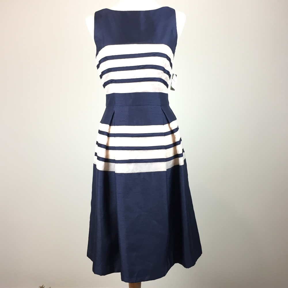 Taylor dress navy nude fully lined Size 8